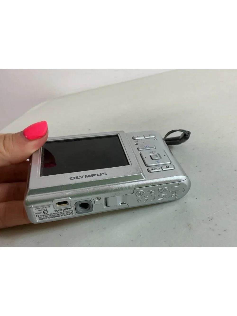 Olympus T-100 12 Megapixel Digital Camera Silver No Charger Works